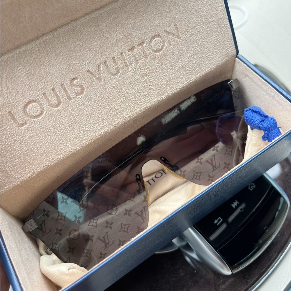 Louis Vuitton Men Waimea Sunglasses Black Monogram Logo
